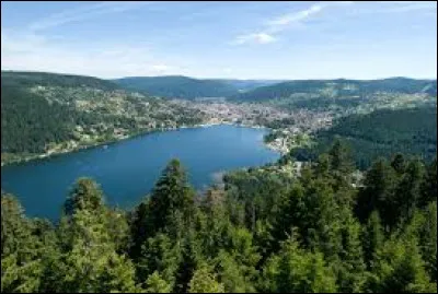 Gérardmer. Perle des Vosges. Un déferlement de verts et de bleus... De quoi pourrait-on se plaindre ?