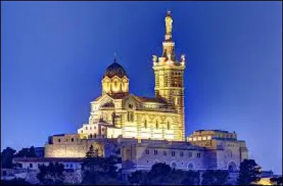 La basilique Notre-Dame-de-la-Garde se situe à Nice.