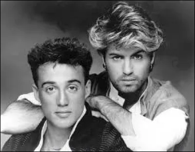 Le chanteur Georges Michael a fait partie du groupe Wham !.