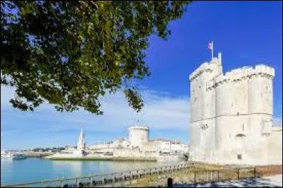 La Rochelle se trouve en Vendée.