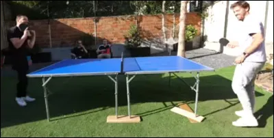 Un tournoi de ping-pong est organisé entre tes amis et toi. Malgré tous tes efforts, il est évident que tu es loin d'être né(e) avec une raquette dans la main. Dès l'annonce des résultats...