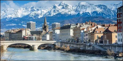 Qui sont les habitants de Grenoble, capitale de l'Isère ?