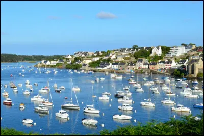 Molène se trouve à 15 km de la côte du Finistère : de quel port faut-il partir pour s'y rendre ?