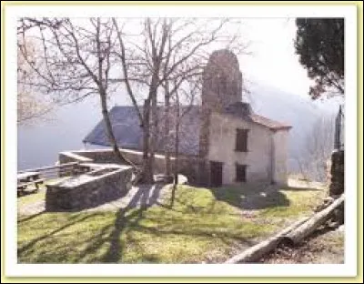 Nous commençons notre balade en Ariège, devant l'église Saint-Joseph de Burret. Petit village de 39 habitants, il se situe en région ...