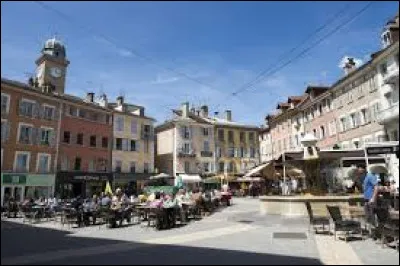 Laquelle de ces villes se situe dans les Hautes-Alpes ?