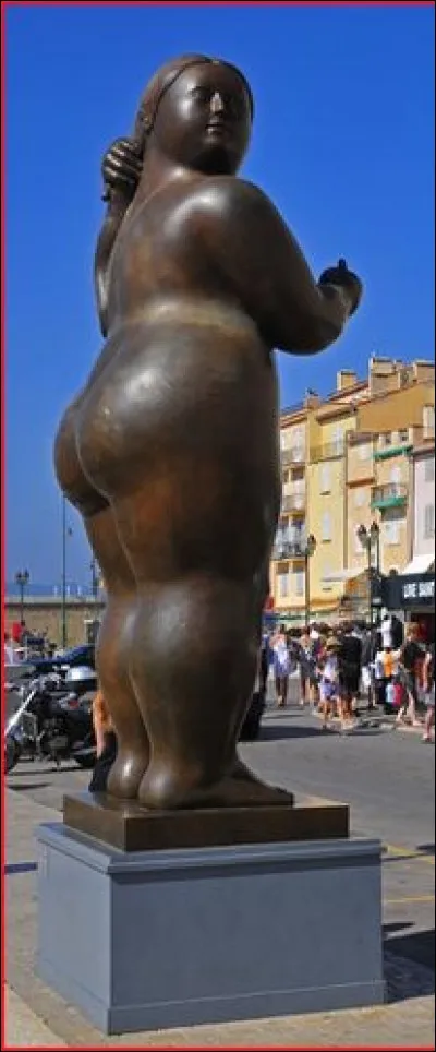 Quel peintre et sculpteur sud-américain est réputé pour ses personnages aux formes exagérément rondes et voluptueuses ?