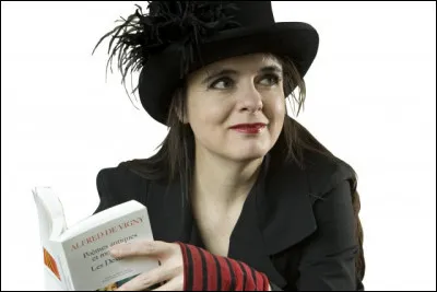 Littérature - Quelle est la première publication de la romancière belge Amélie Nothomb ?