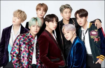 Par quel label le groupe BTS a-t-il été formé ?