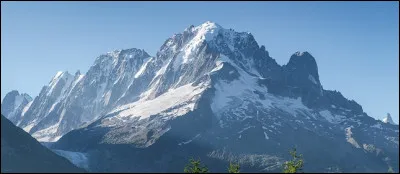 Dans quel pays trouve-t-on la chaîne des monts Oural ?