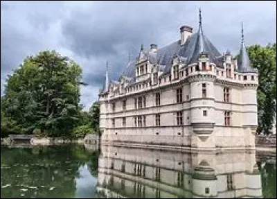 Quel est ce château érigé en 1548 de style renaissance, situé en Indre-et-Loire ?