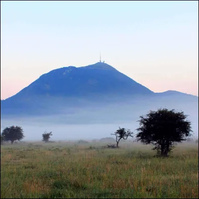 Dans quelle région de France se trouve le volcan le "Puy-de-Dôme" ?