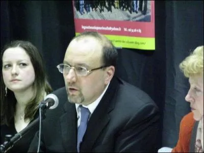 Quel candidat a sillonn sa circonscription en bus pendant la campagne