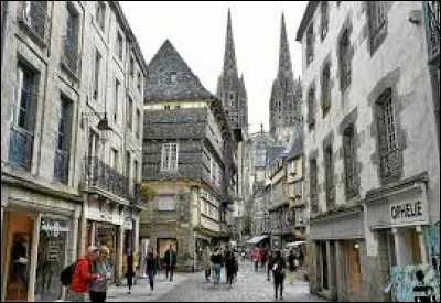 Dans quel département se trouve la ville de Quimper ?