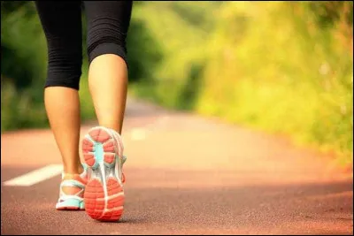 Pour pratiquer cette technique de marche, il faut savoir coordonner sa respiration au rythme de ses pas !