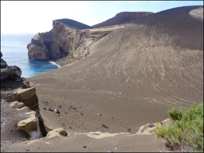 À quel pays l'archipel des Açores appartient-il ?