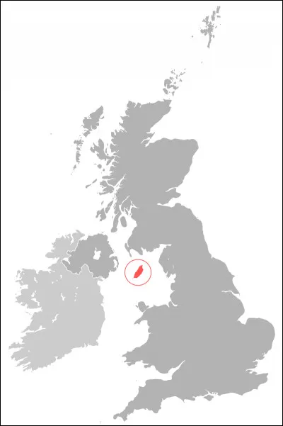 Vous voilà en vacances pour 8 jours sur l'île de Man ! Avant de partir, vous vous renseignez. Quels sont les deux pays les plus proches de l'île ?
