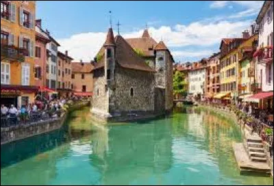 Comment appelle-t-on les habitants de la ville d'Annecy ?