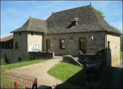 Nous commençons notre balade dans le Quercy, à Anglars. Commune occitane, elle se situe dans le département ...