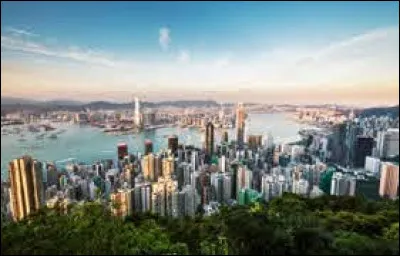 Dans quel pays se trouve la ville de Hong Kong ?