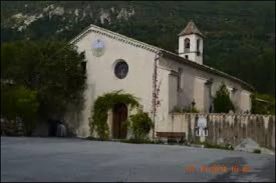 Je vous propose de commencer notre balade en région P.A.C.A, à Angles. Petit village de 68 habitants, dans l'arrondissement de Castellane, il se situe dans le département ...