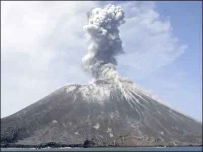 Localisation  Dans quel détroit indonésien se situe l'archipel du Krakatoa ?