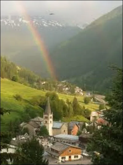 Je vous propose de commencer notre balade en région P.A.C.A , à Abriès. Ancienne commune, dans le parc naturel régional du Queyras, elle se situe dans le département ...