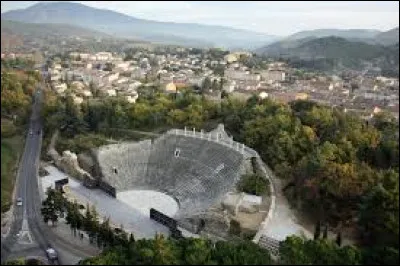 Dans quel département français se situe cette ville ?