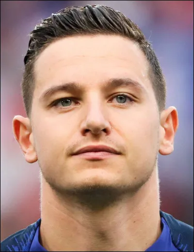 Pendant la préparation estivale, contre qui Florian Thauvin s'est-il lourdement blessé ?