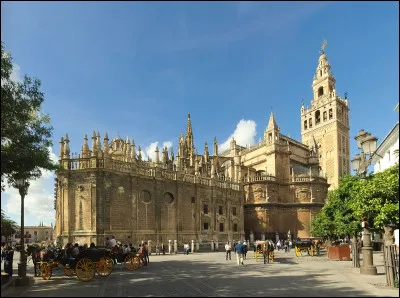 Grande ville espagnole, capitale de l'Andalousie :