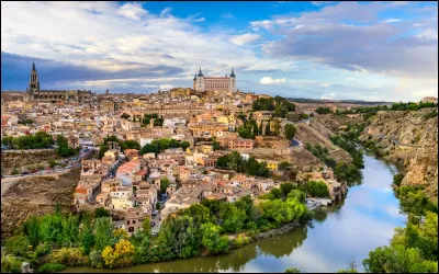 Ville espagnole de 80 000 habitants, située sur le Tage :