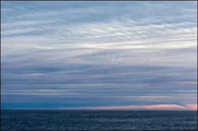 Quel est le nuage qui apporte de la pluie ?