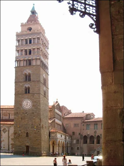 Tiens, prends le nom d'une ville d'Italie comme ça, au hasard "Pistoia", et fais-en un mot français ! Qu'est-ce que cela donne ?