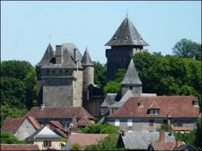 Nous commençons notre promenade dans le Périgord noir, à Badefols-d'Ans. Commune néo-aquitaine, elle se situe dans le département ...