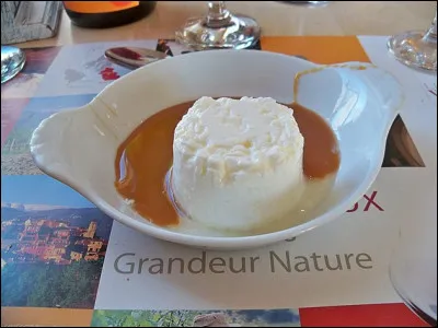 À cette question purement rhétorique, répondons par l'origine de ce nom de "faisselle"...