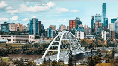 Edmonton, 930 000 habitants, est une ville d'...