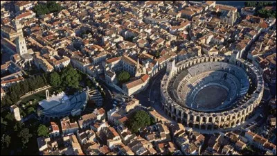 Bien sûr, ce n'est Rome mais ça y ressemble. Où se situent ces superbes arènes romaines construites vers 80 après J.-C. ?