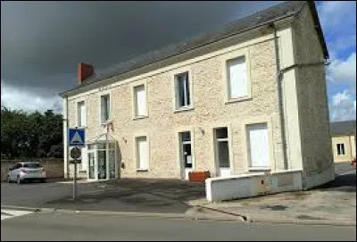 Je vous propose de commencer notre balade à Cernay. Commune néo-aquitaine, dans la Communauté d'agglomération du Grand Châtellerault, elle se situe dans le département ...