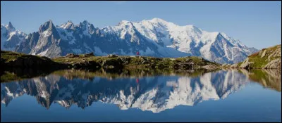 Complète : __ jolie montagne.