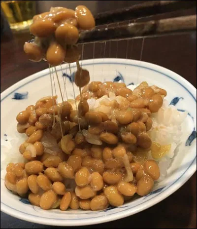 Ayant eu la bonne idée d'inviter belle-maman au Japon, il faut assumer ! Donc, pour un petit-déjeuner traditionnel, voici quelque chose qui sent bon [quoi donc ?], ma mère !