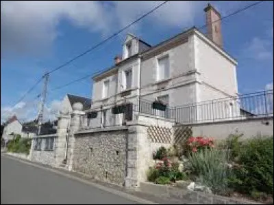 Je vous propose de commencer notre balade dans le Centre-Val-de-Loire, à Candé-sur-Beuvron. Commune de l'arrondissement de Blois, dans la petite région agricole "les Vallées et Coteaux de la Loire", elle se situe dans le département ...