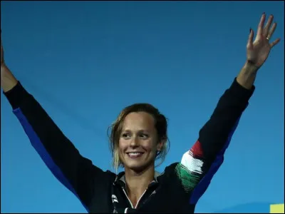 Cette nageuse, championne olympique du 200 m nage libre en 2004, détentrice de sept titres de championne du monde, c'est ... Pellegrini.