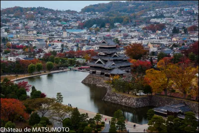 Matsumoto, 240 000 habitants, est une ville d'...