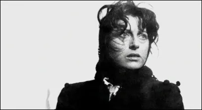 "Rome ville ouverte", avec Anna Magnani, sorti en septembre 1945 en Italie, Grand prix du festival de Cannes en 1946, est considéré comme le premier film et un symbole du néoréalisme : qui en est le réalisateur ?