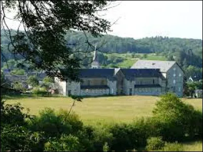 Village Puydômois, Bagnols se situe en région ...