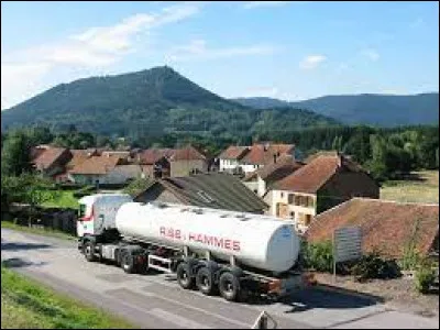 Nous commençons notre petite promenade dans le Grand-Est, à Belval. Village de l'agglomération Déodatienne, au pied du col du Hantz, il se situe dans le département ...