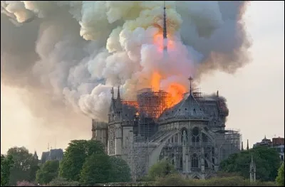 En quelle année a eu lieu l'incendie de Notre-Dame de Paris ?