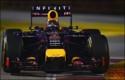 Commençons avec la voiture du champion du monde en titre. Cette Red Bull arbore le numéro 1. Qui est son pilote ?