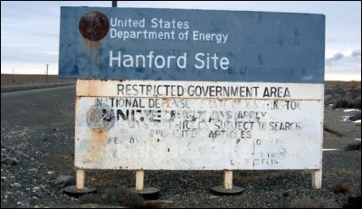 Hanford (Washington, USA) > Ci-gisent ... nucléaires conçues depuis les années 40 : qu'on se rassurent, elles sont consignées jusqu'en l'an ... !