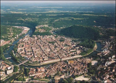 Quelle est cette ville, préfecture du Doubs et berceau de l'horlogerie française ?