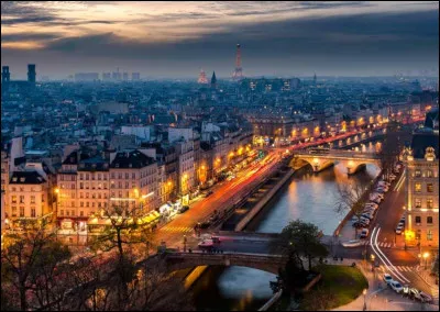 Commençons facile ! Quel était le nom de Paris ?